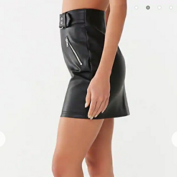 Faux leather mini skirt - Picture 4 of 6